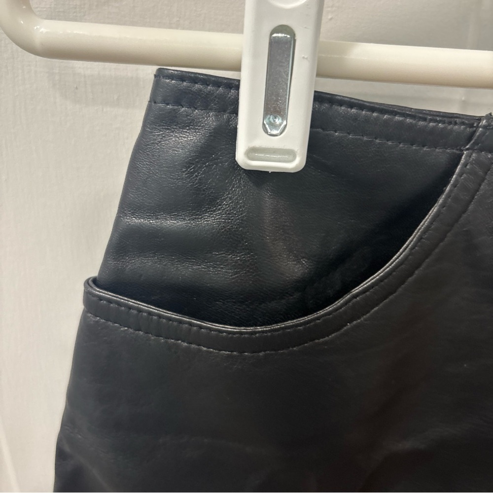 The Limited Women’s Y2K 100% Leather Mini Pencil Skirt Size 4 Black Pockets EUC - Picture 2 of 7